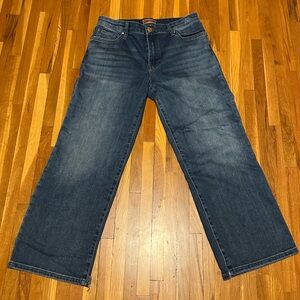 Kut from the Kloth Charlotte High Rose Ab Fab Wide Leg. Women’s size 8P.